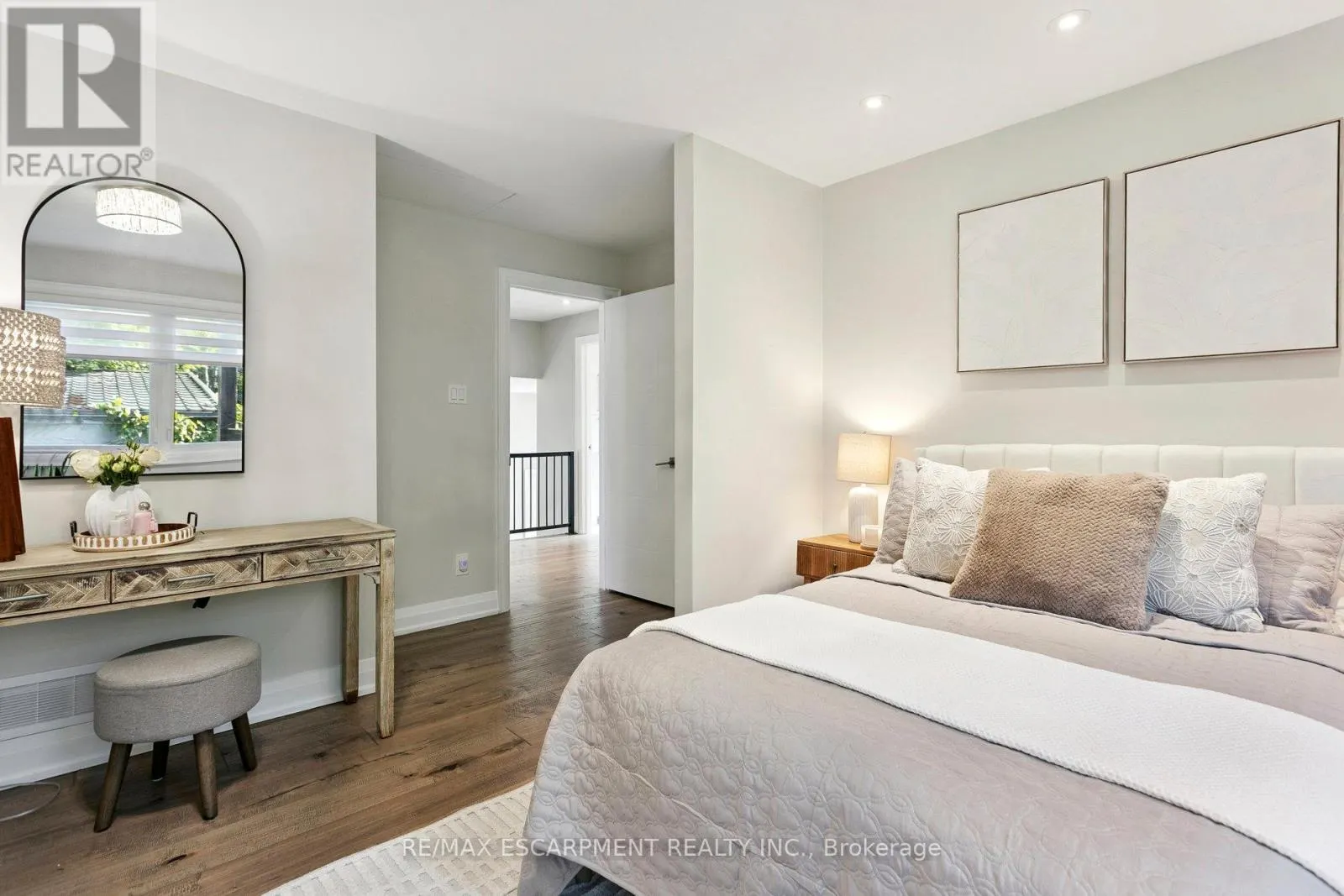 2683 KINGSBERRY CRESCENT