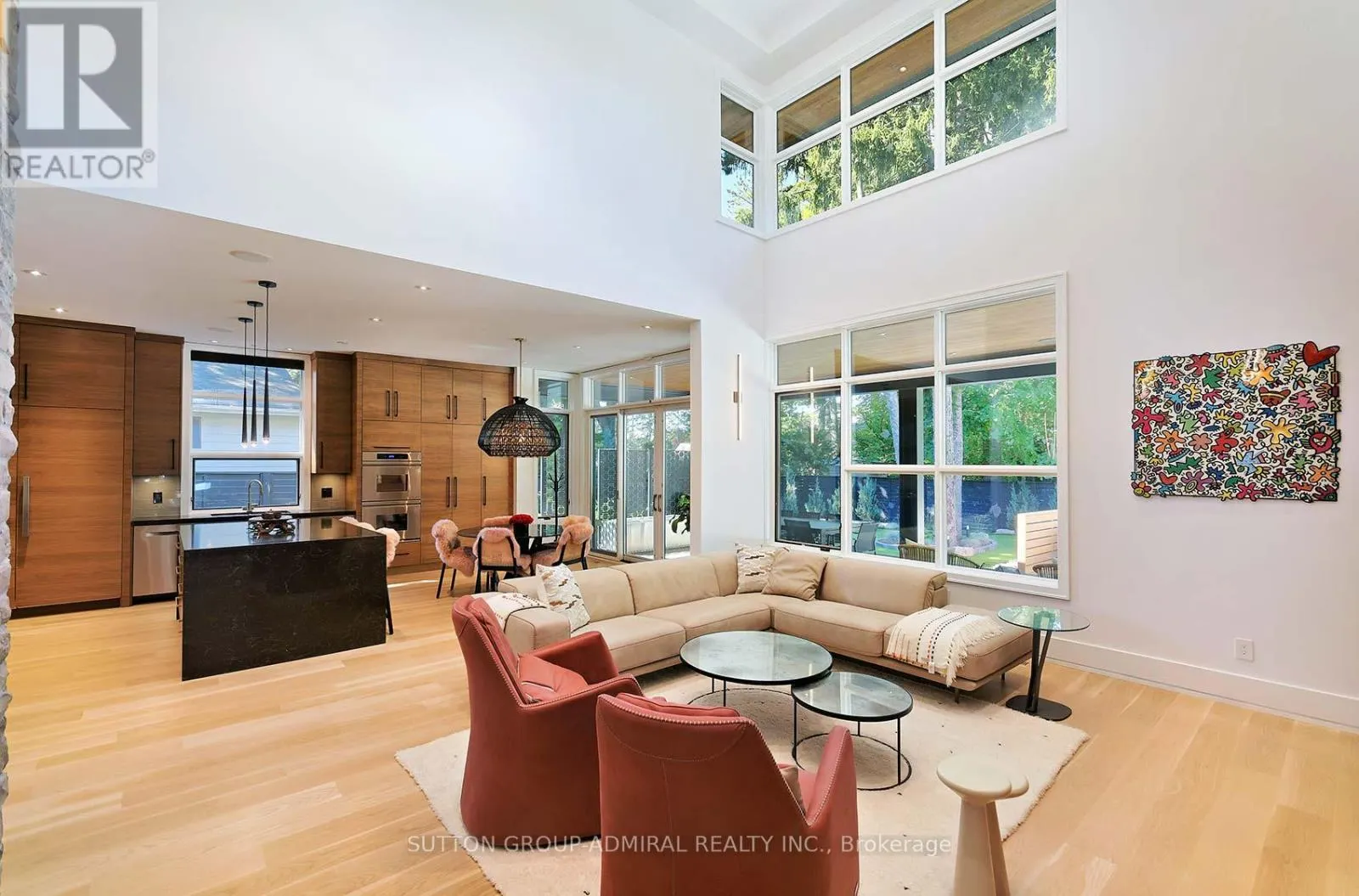 211 GLENVIEW DRIVE