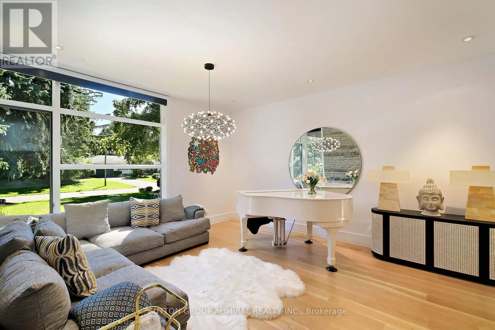 211 GLENVIEW DRIVE