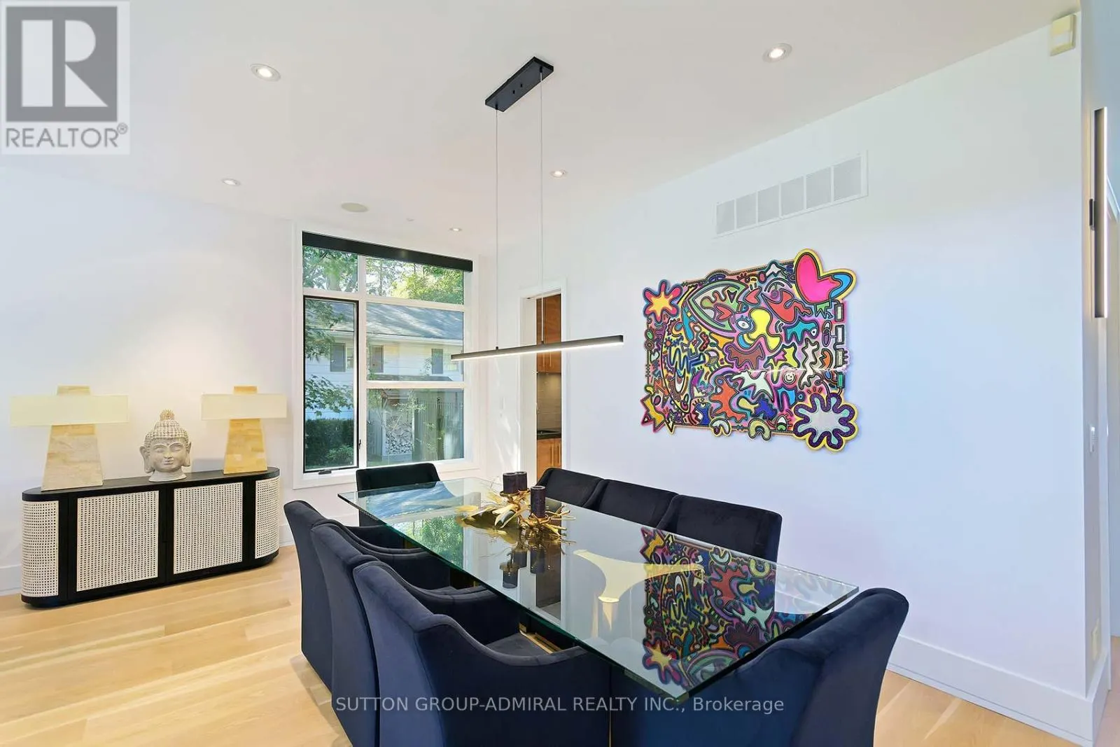 211 GLENVIEW DRIVE