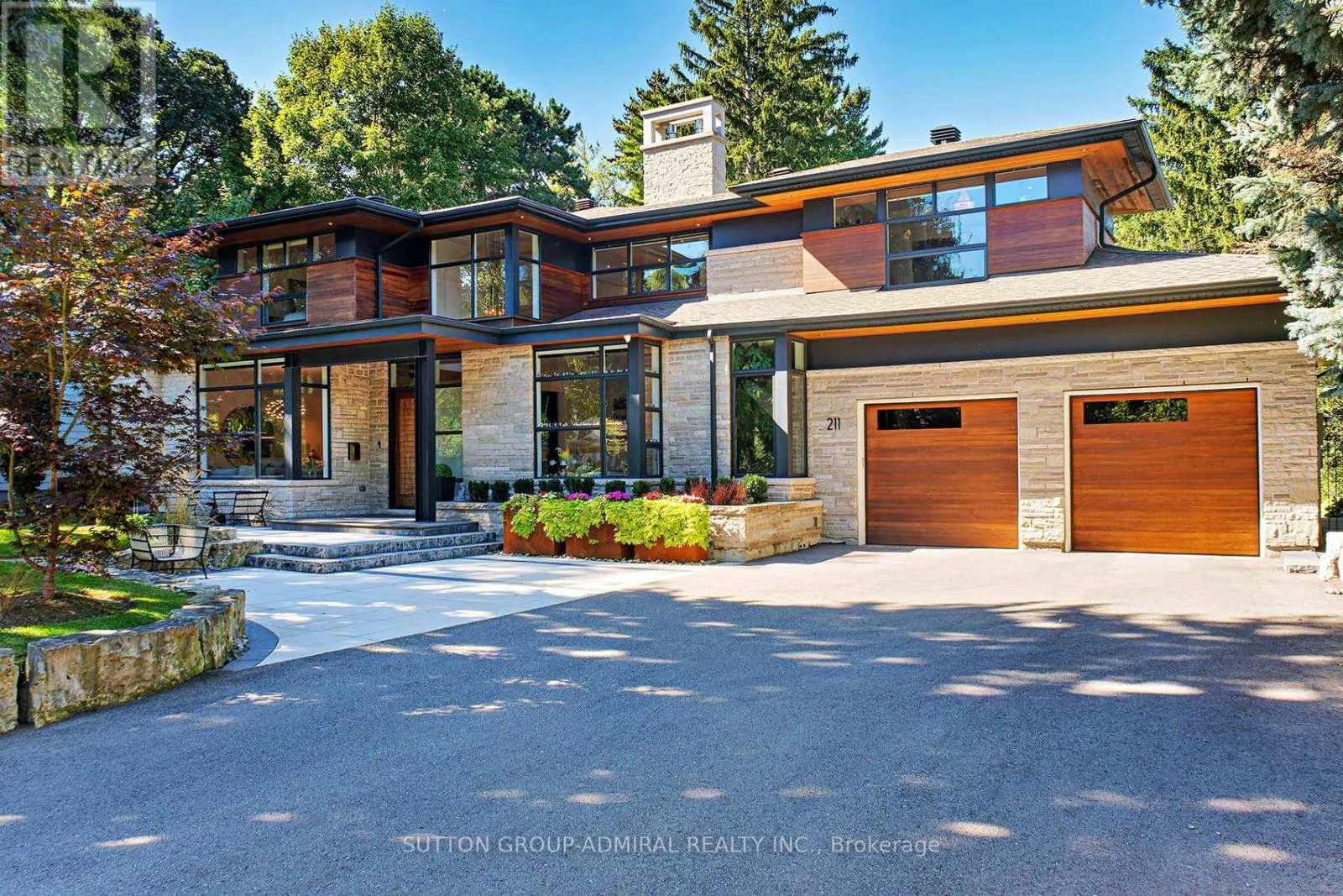 211 GLENVIEW DRIVE