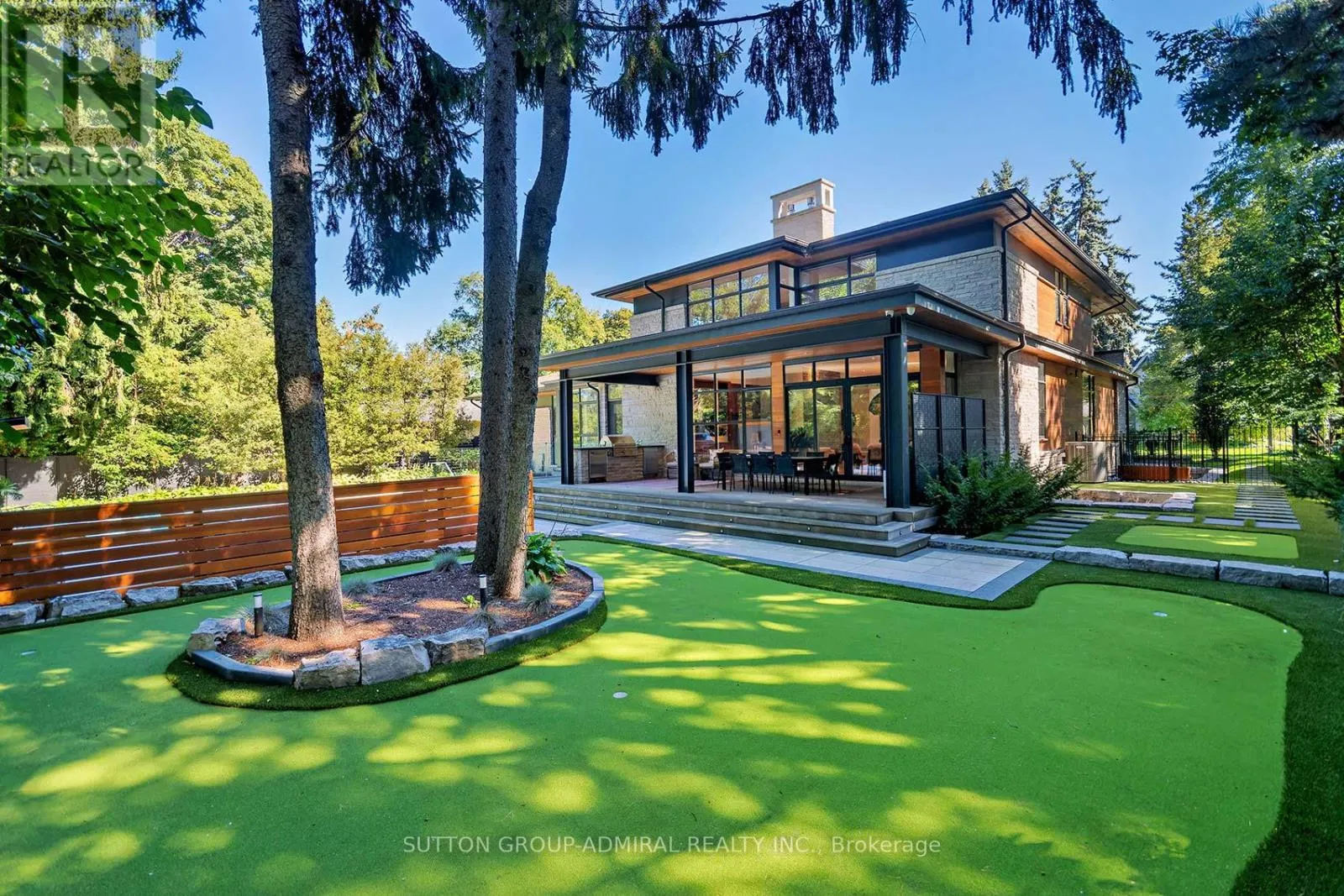 211 GLENVIEW DRIVE