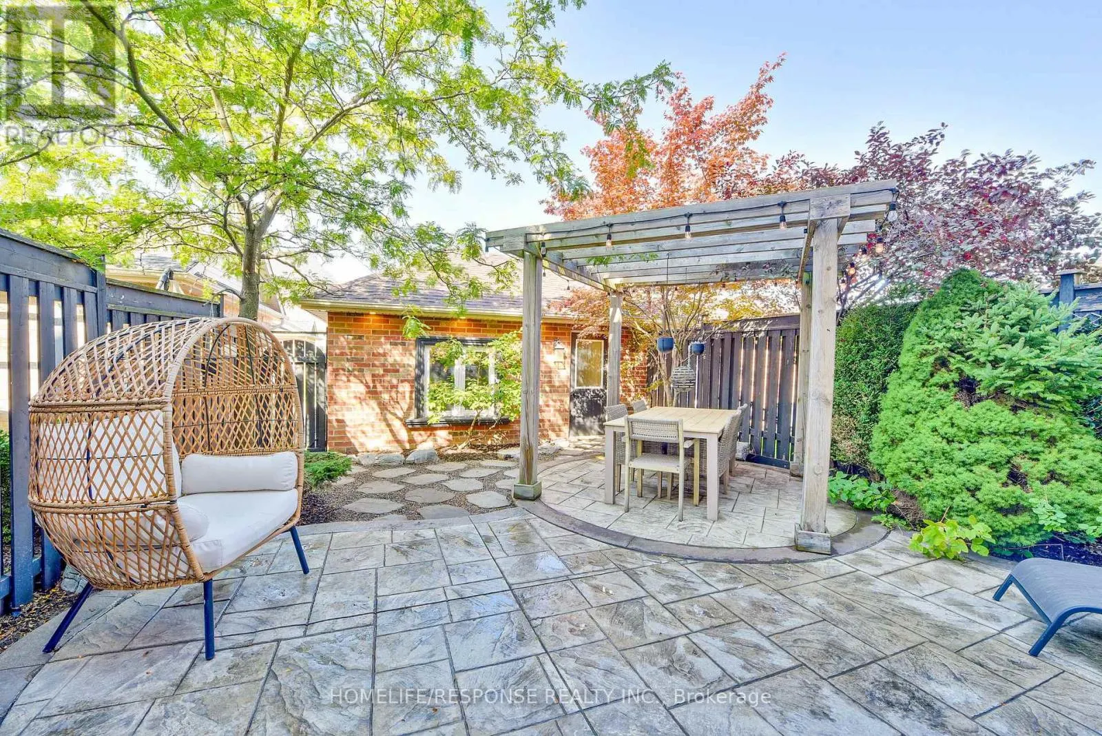 3927 EGLINTON AVENUE W