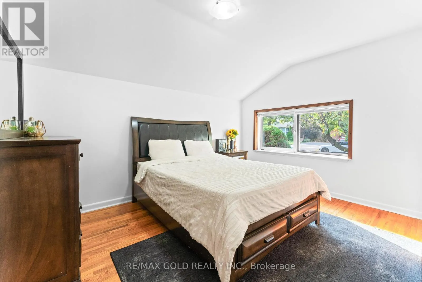 27 BURGBY AVENUE