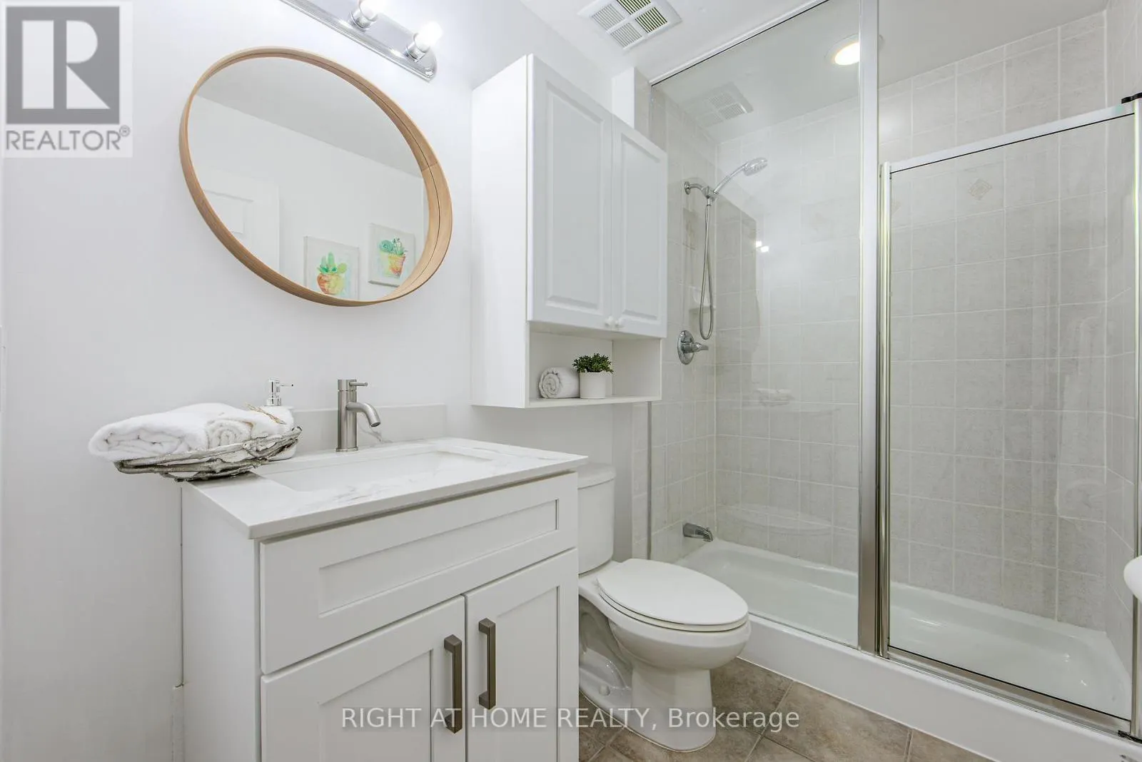 1809 - 388 PRINCE OF WALES DRIVE