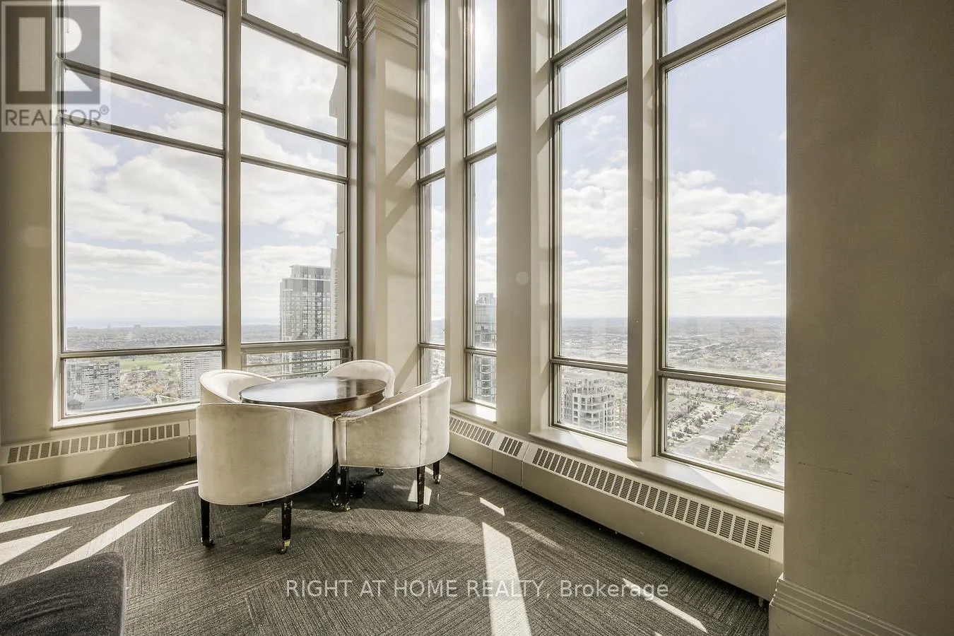 1809 - 388 PRINCE OF WALES DRIVE
