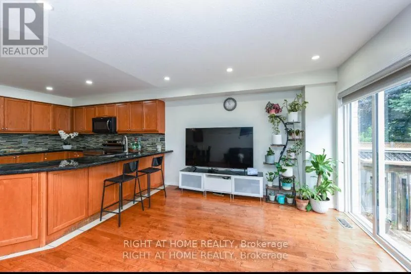3 - 1551 REEVES GATE