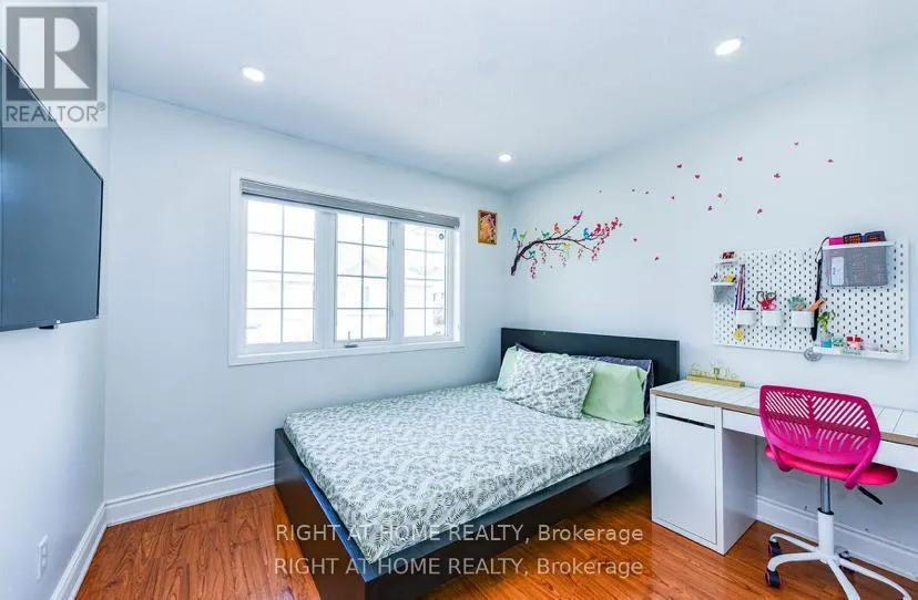 3 - 1551 REEVES GATE