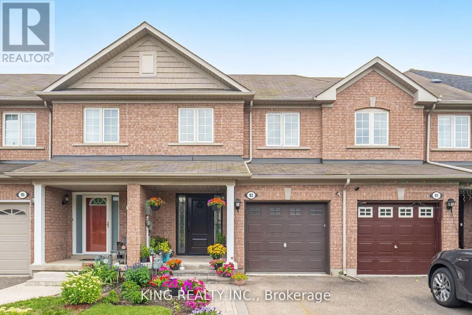 93 CRYSTAL GLEN CRESCENT