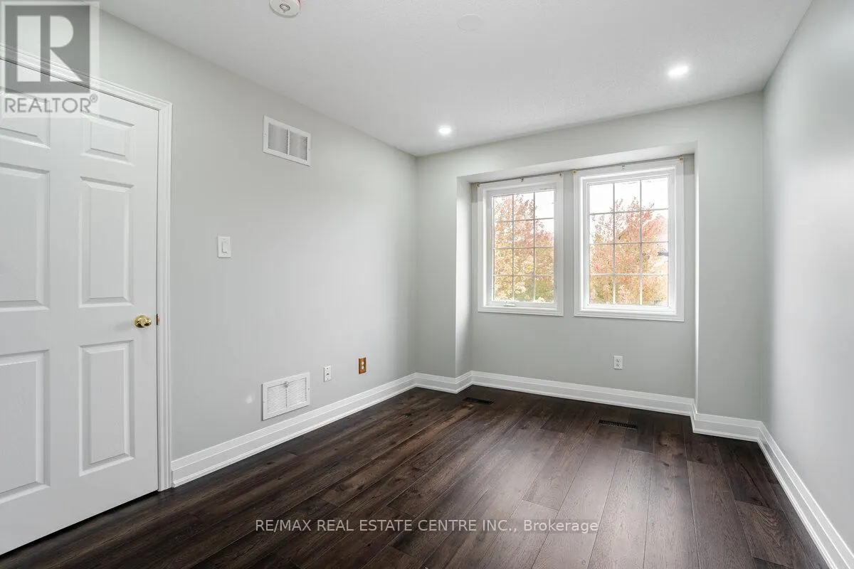 236 GIDDINGS CRESCENT