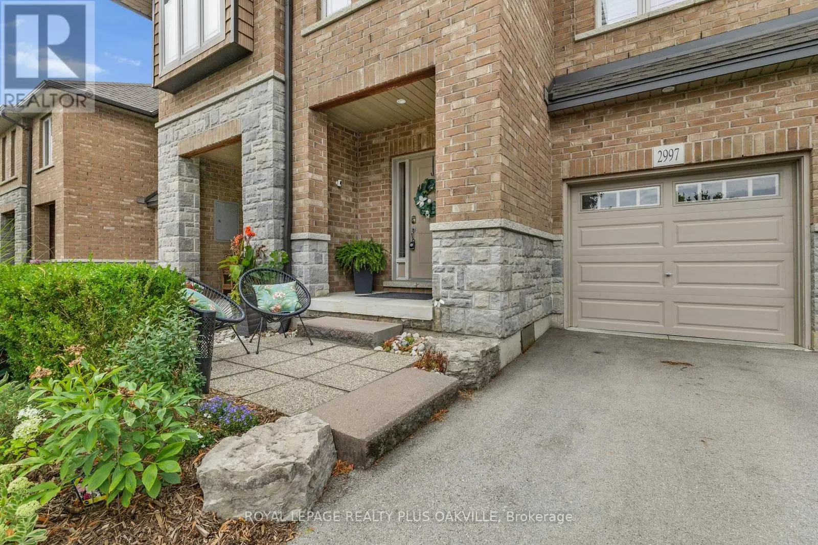 19 - 2997 GLOVER LANE