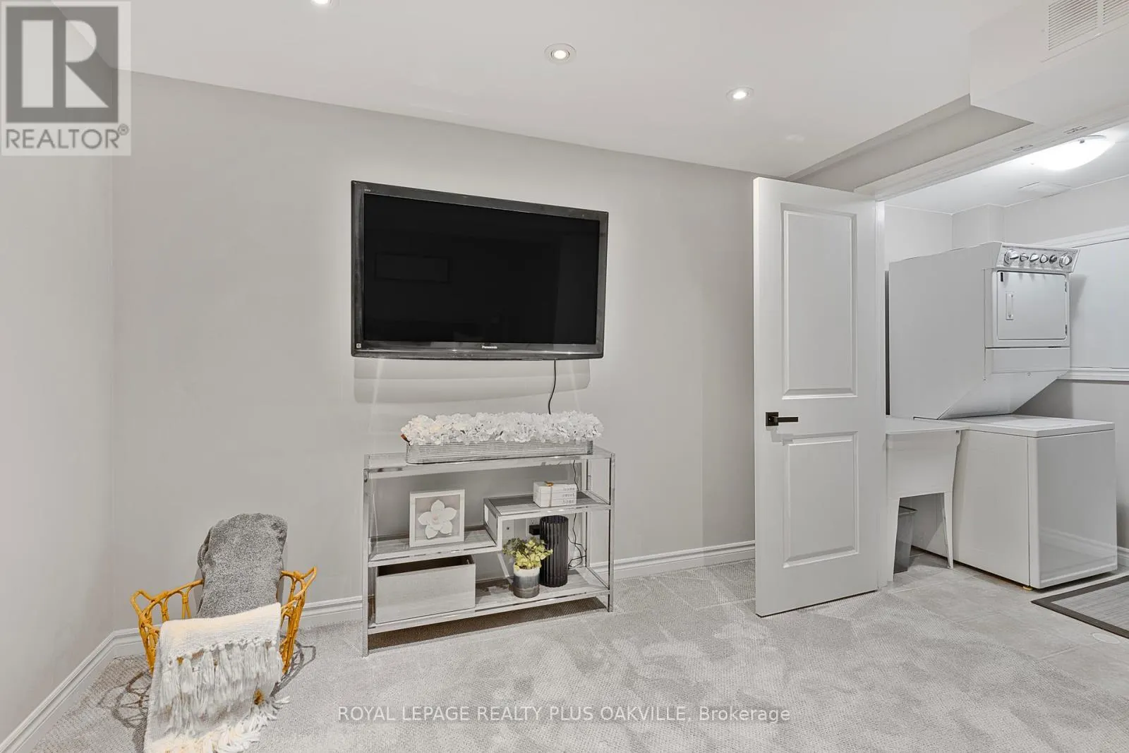 19 - 2997 GLOVER LANE