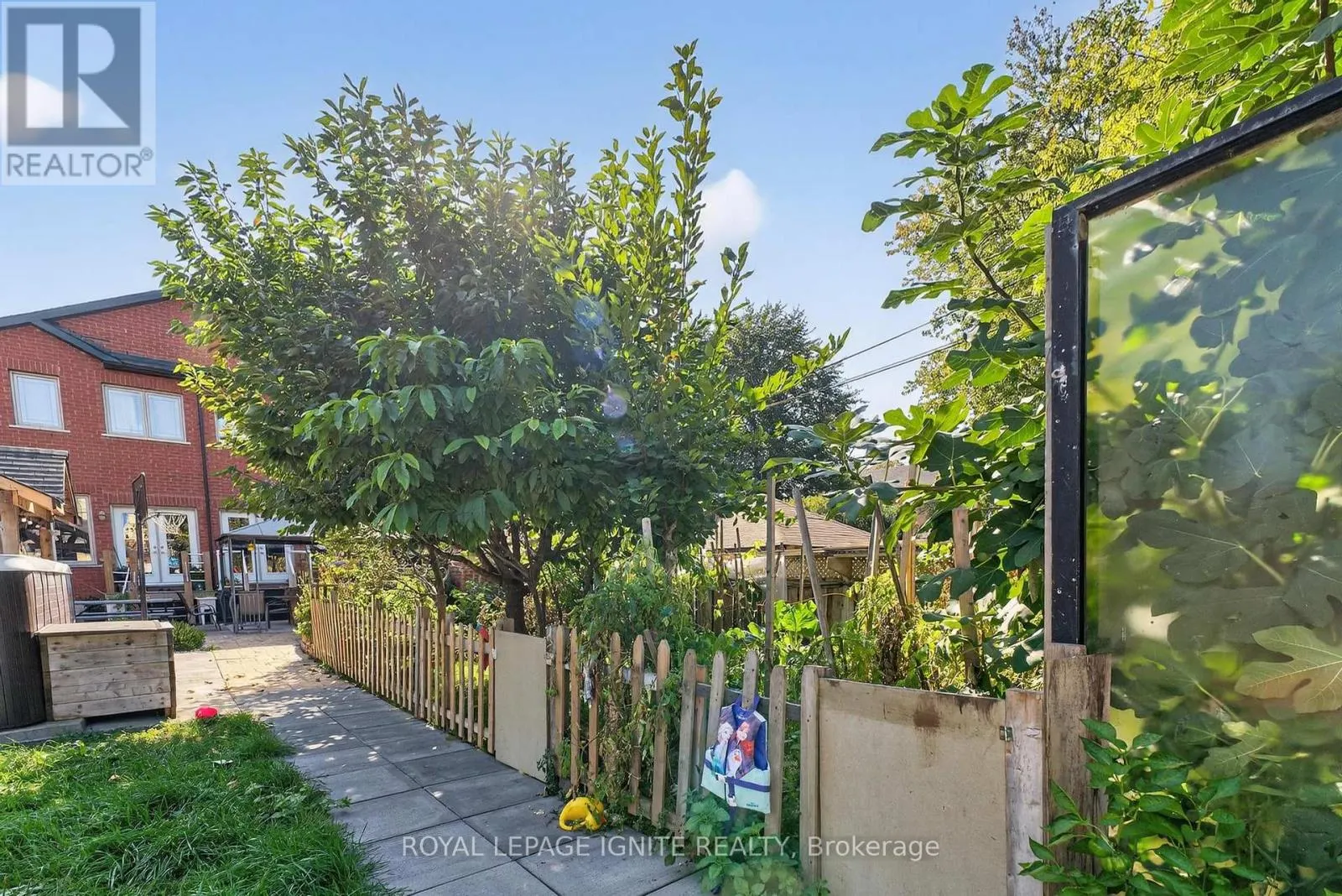 46 LAMBTON AVENUE