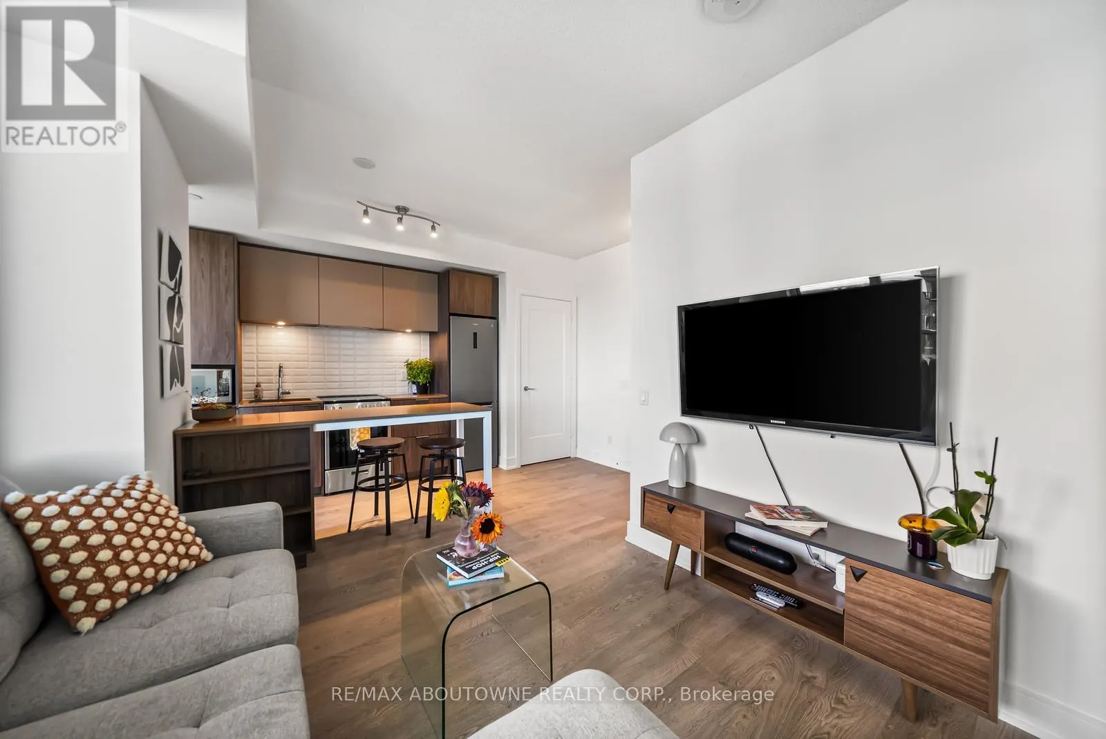 5103 - 70 ANNIE CRAIG DRIVE