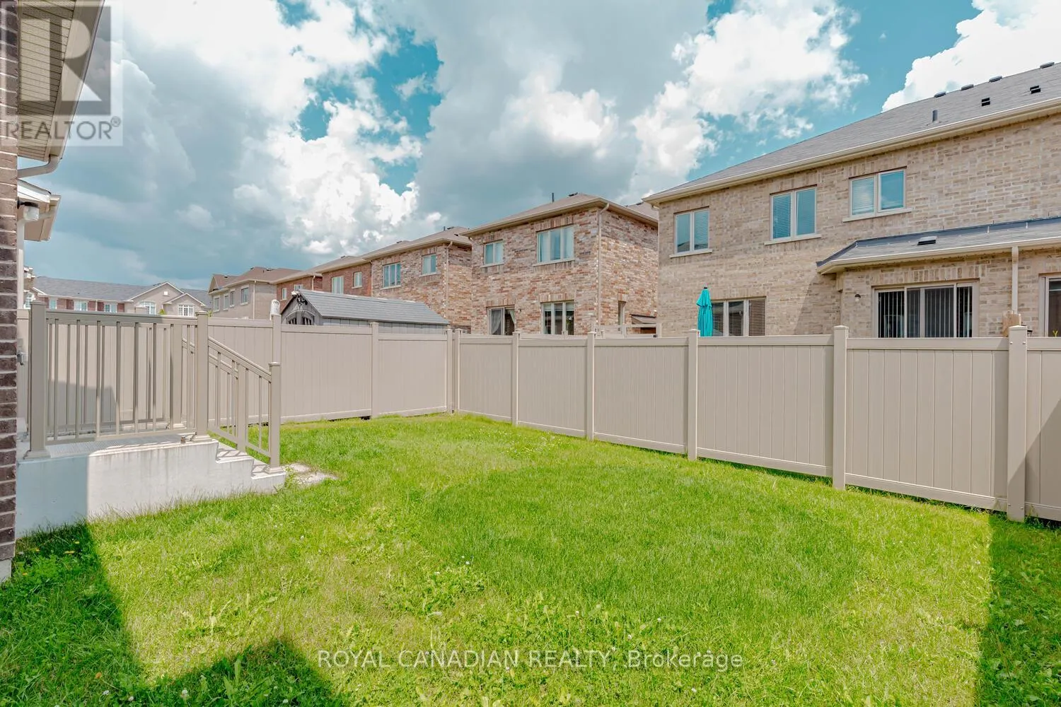 1467 PRATT HEIGHTS