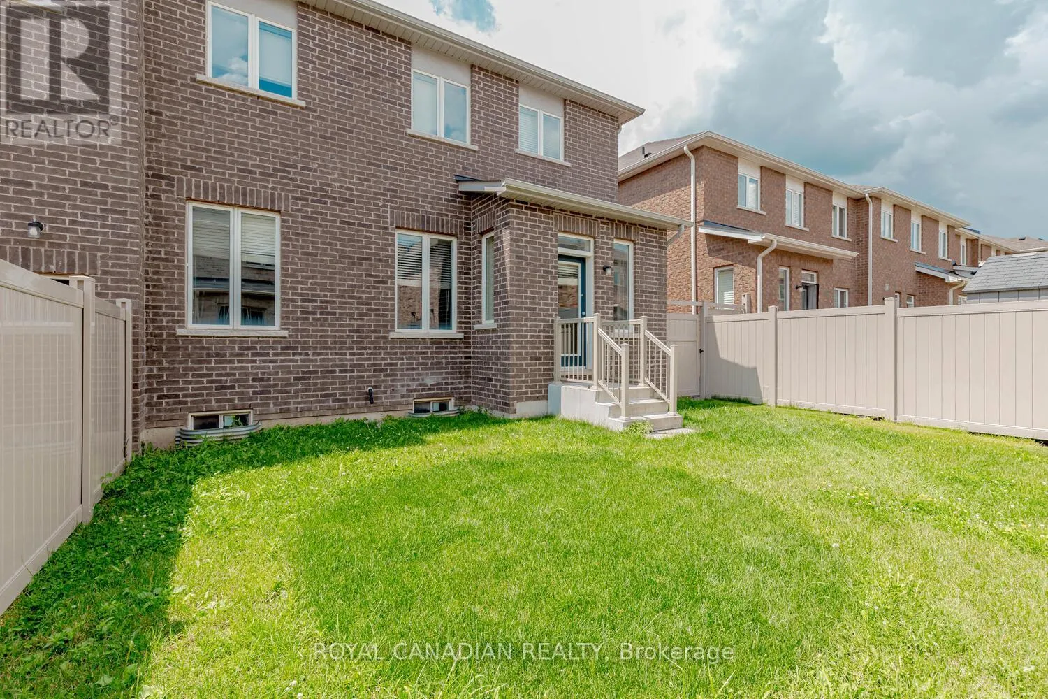 1467 PRATT HEIGHTS