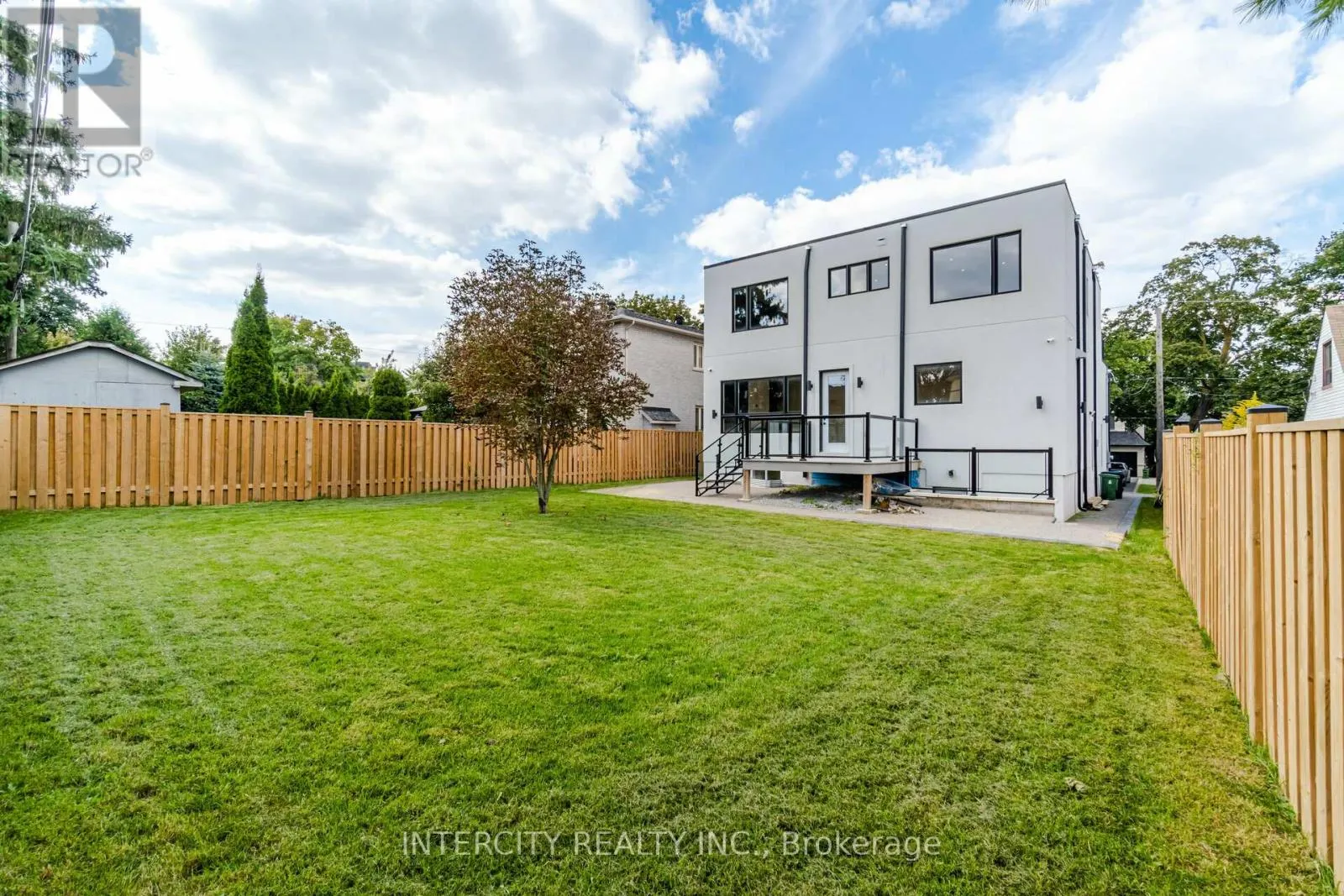 23 LOCKHEED BOULEVARD S