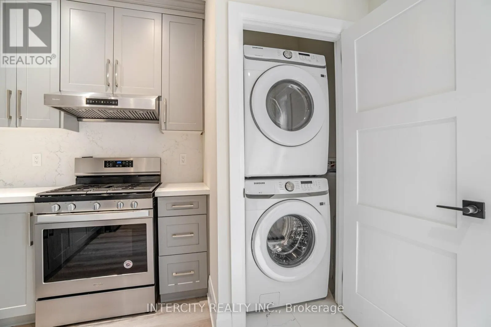 23 LOCKHEED BOULEVARD S