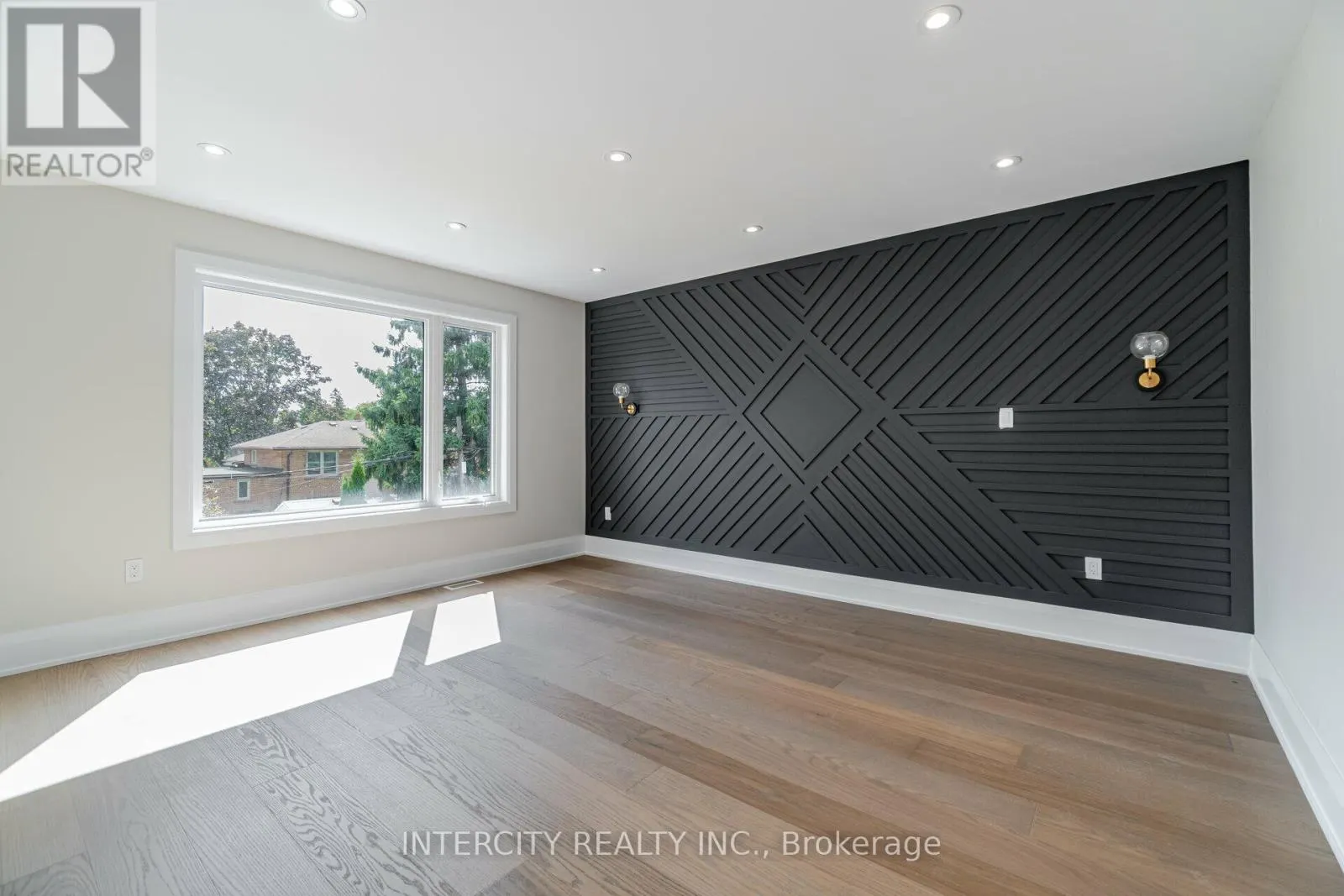 23 LOCKHEED BOULEVARD S