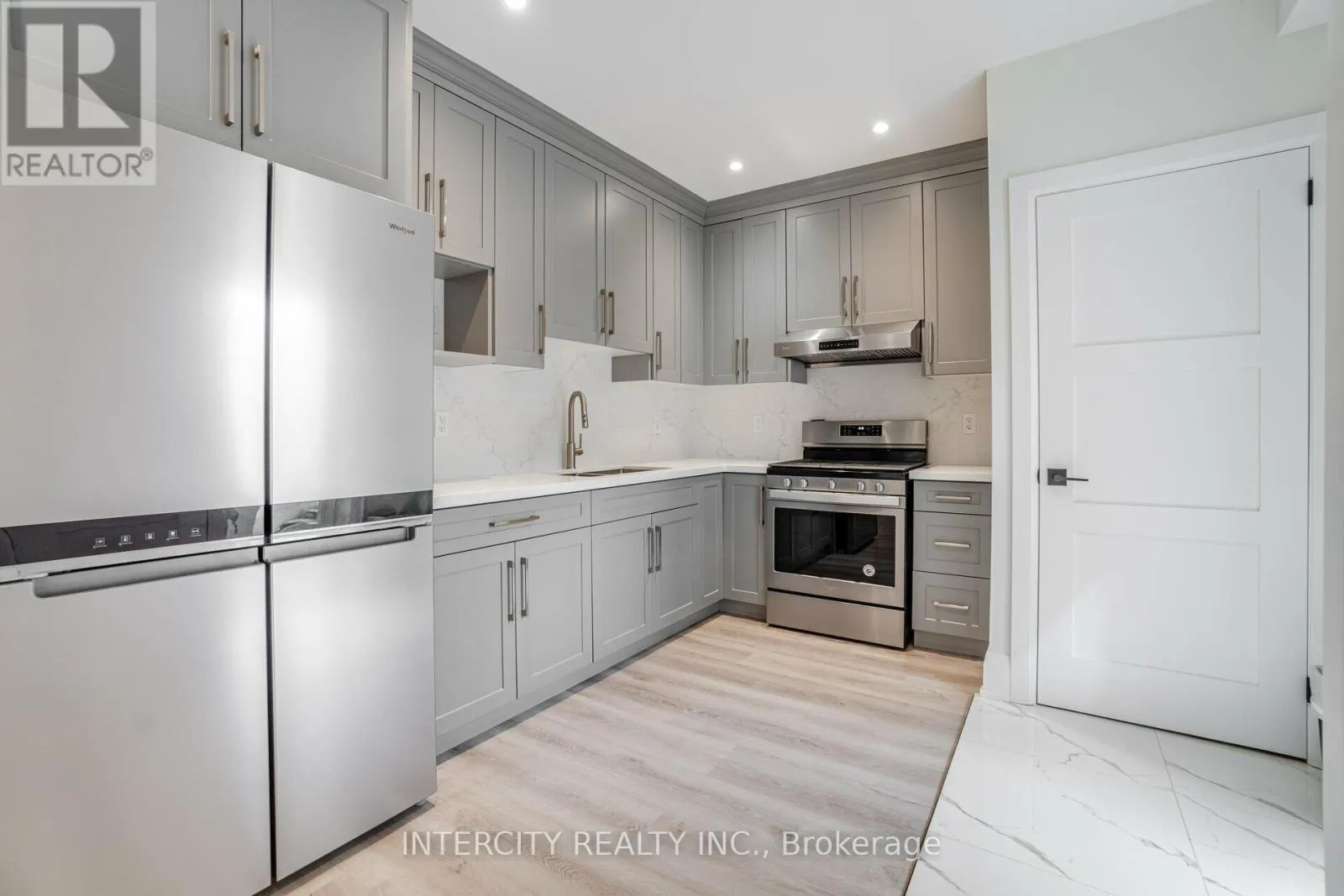 23 LOCKHEED BOULEVARD S