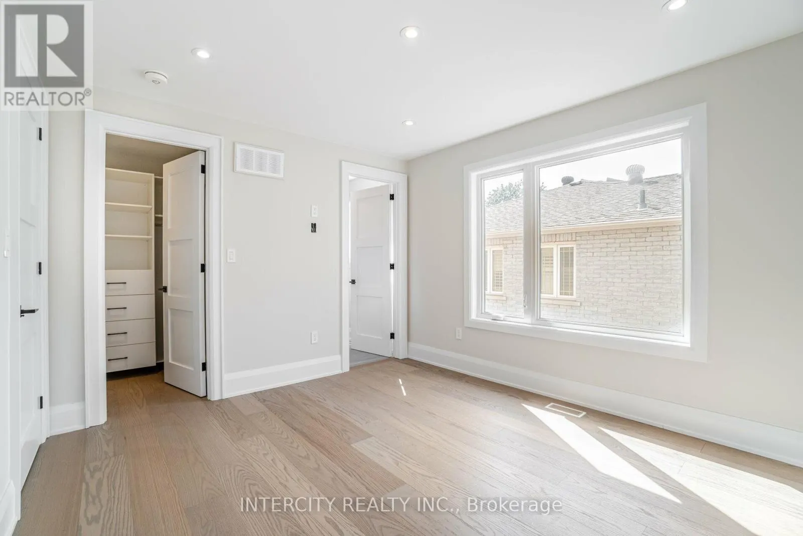 23 LOCKHEED BOULEVARD S