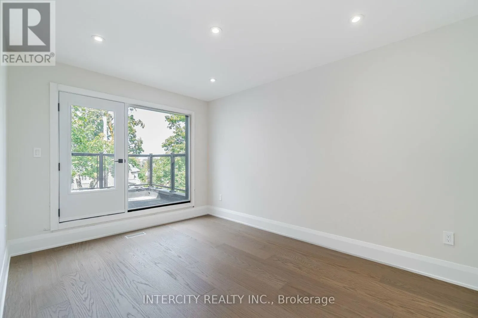 23 LOCKHEED BOULEVARD S