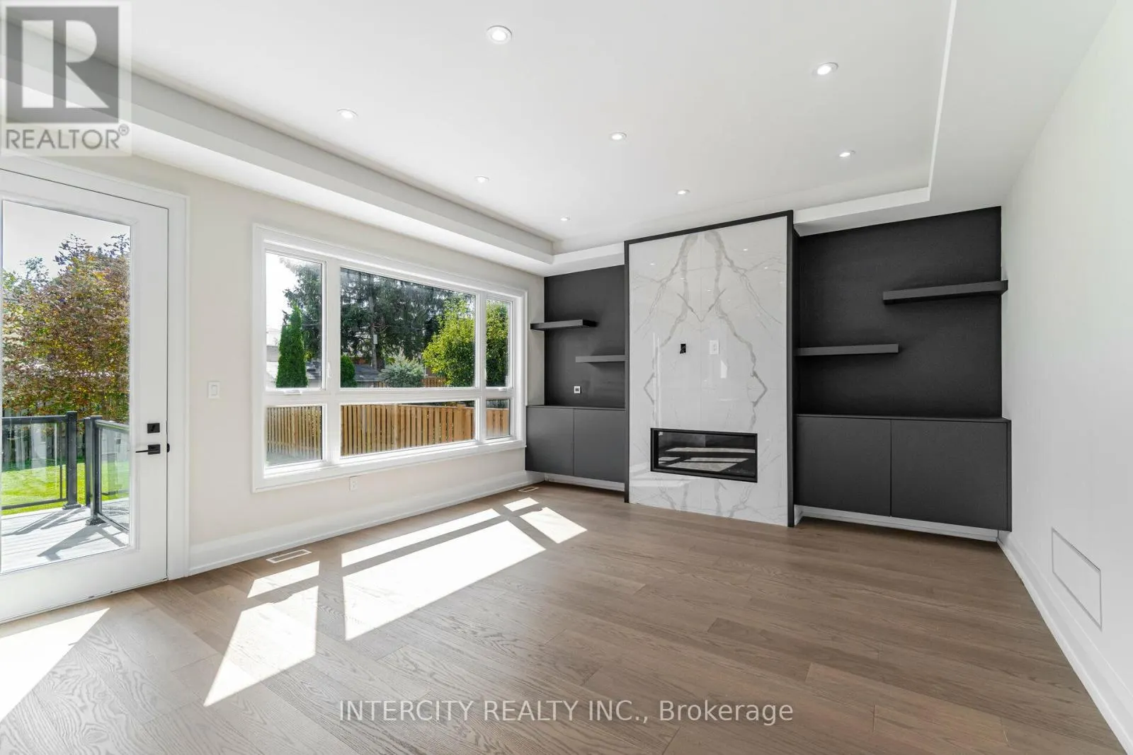 23 LOCKHEED BOULEVARD S