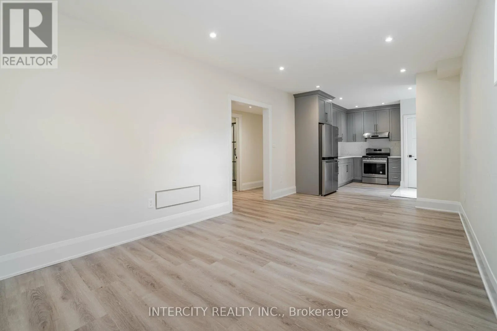 23 LOCKHEED BOULEVARD S