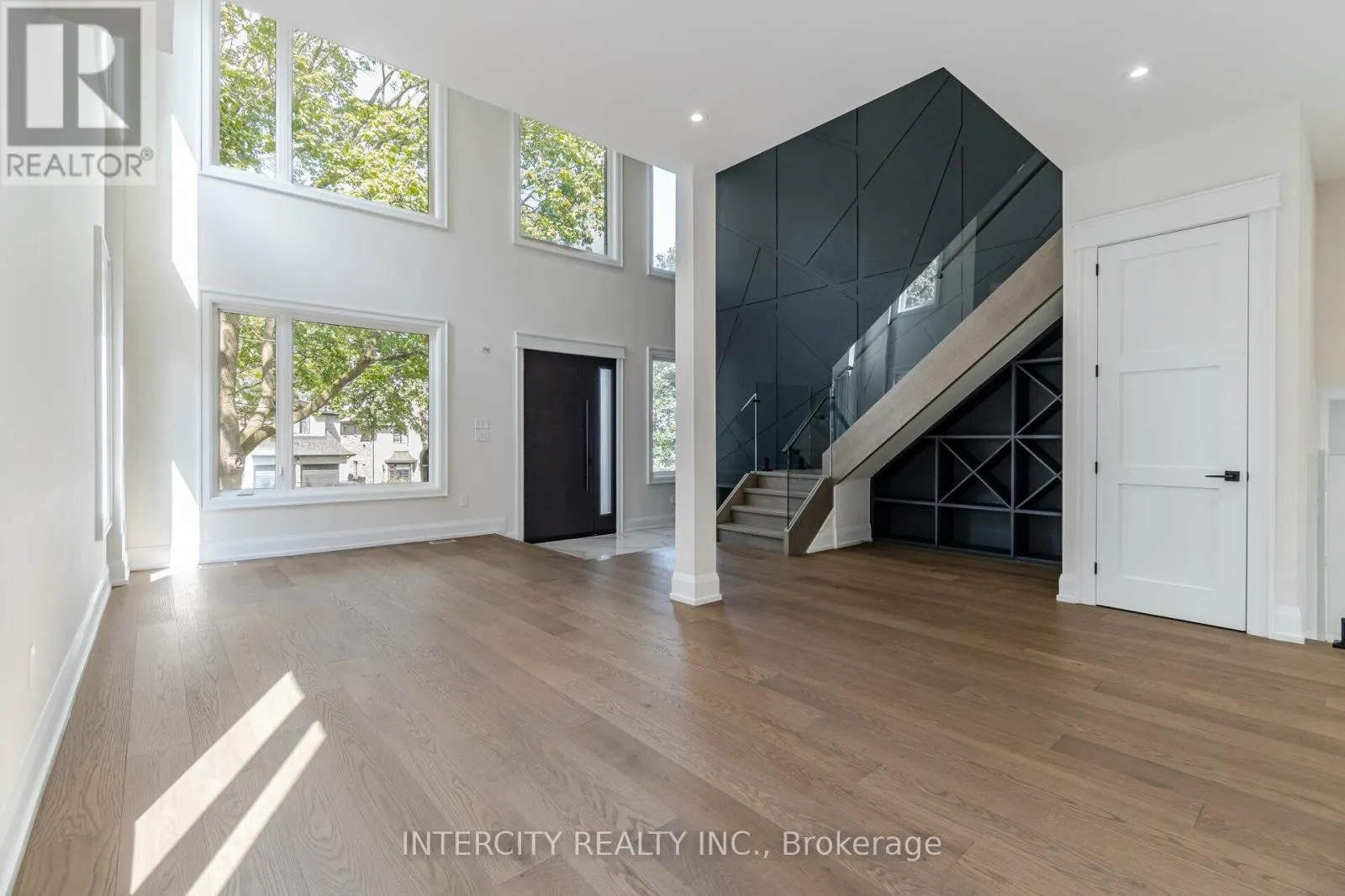 23 LOCKHEED BOULEVARD S