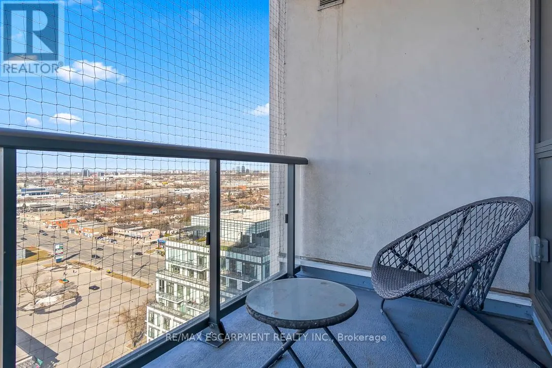 1608 - 15 ZORRA STREET