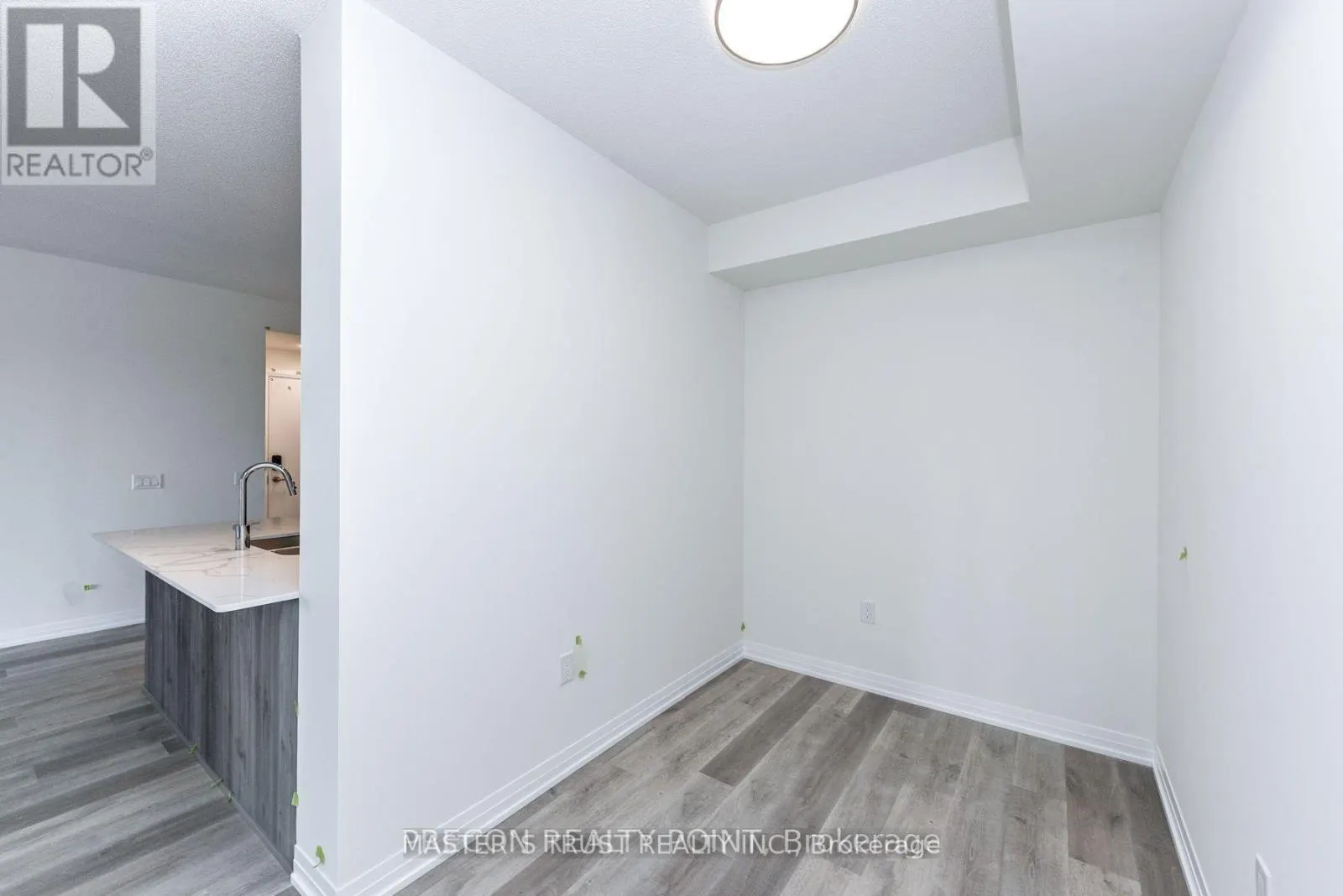 1305 - 15 WATERGARDEN DRIVE