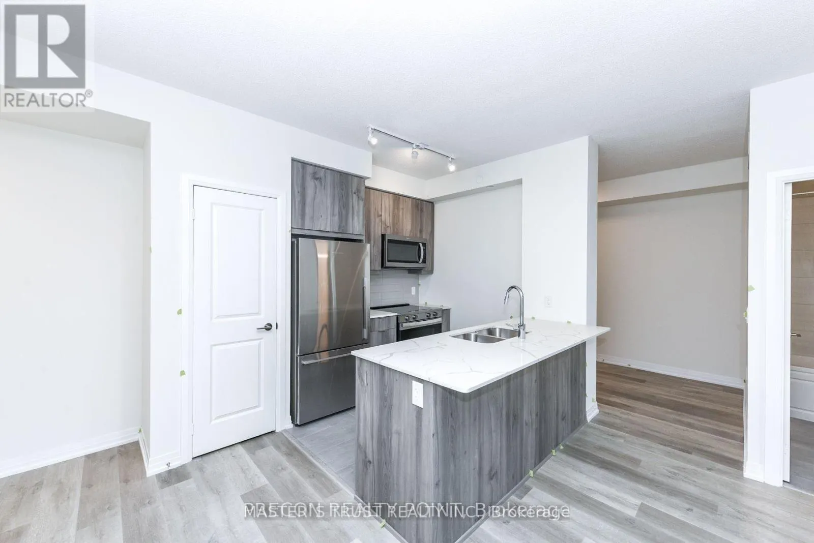 1305 - 15 WATERGARDEN DRIVE