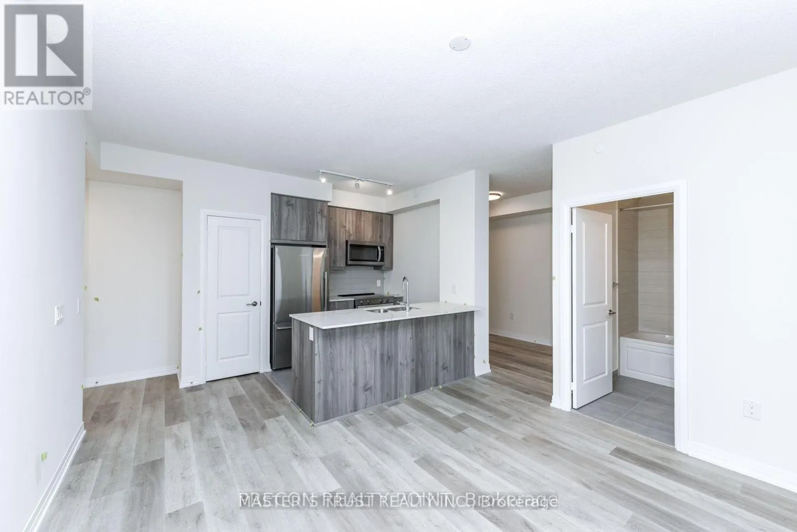 1305 - 15 WATERGARDEN DRIVE