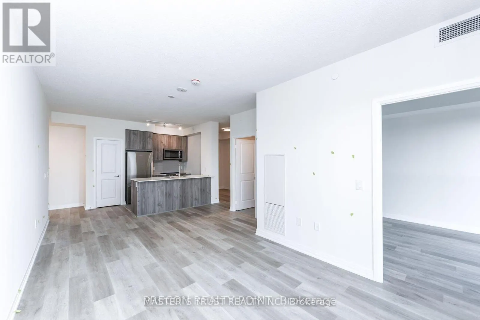 1305 - 15 WATERGARDEN DRIVE