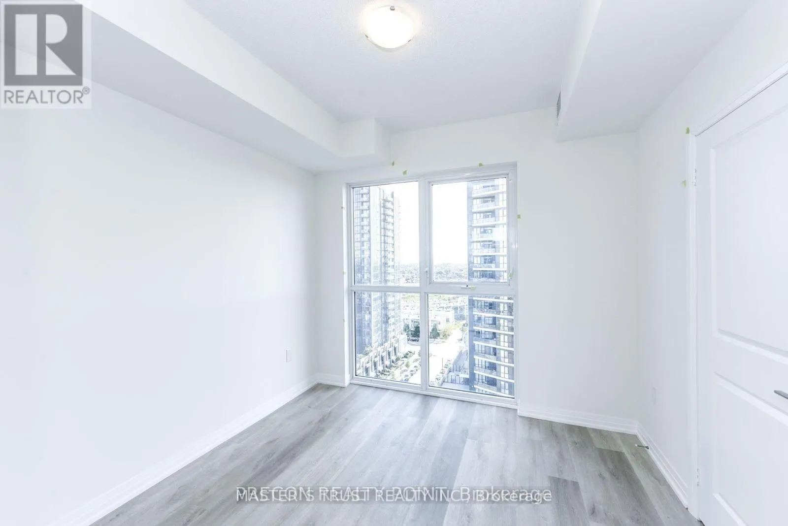 1305 - 15 WATERGARDEN DRIVE