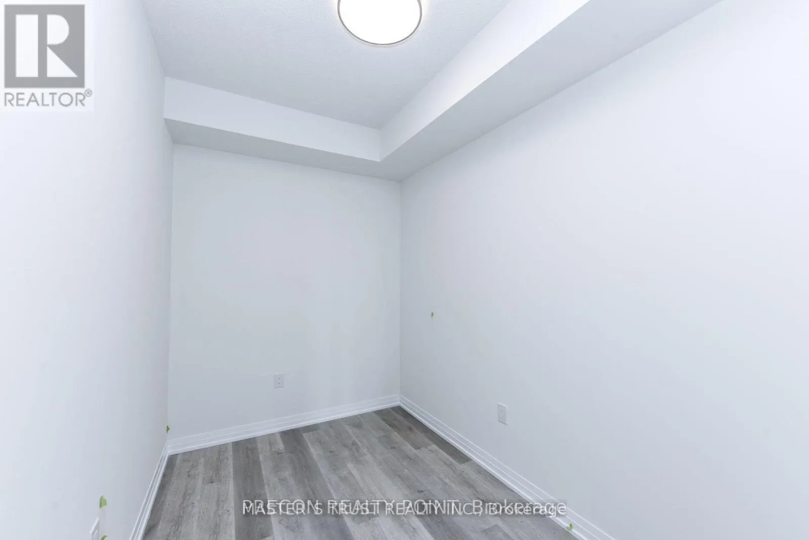 1305 - 15 WATERGARDEN DRIVE