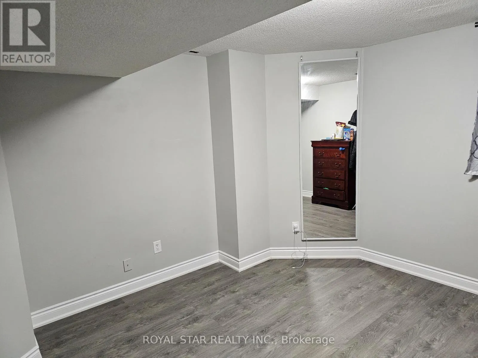 24 BONAVISTA DRIVE