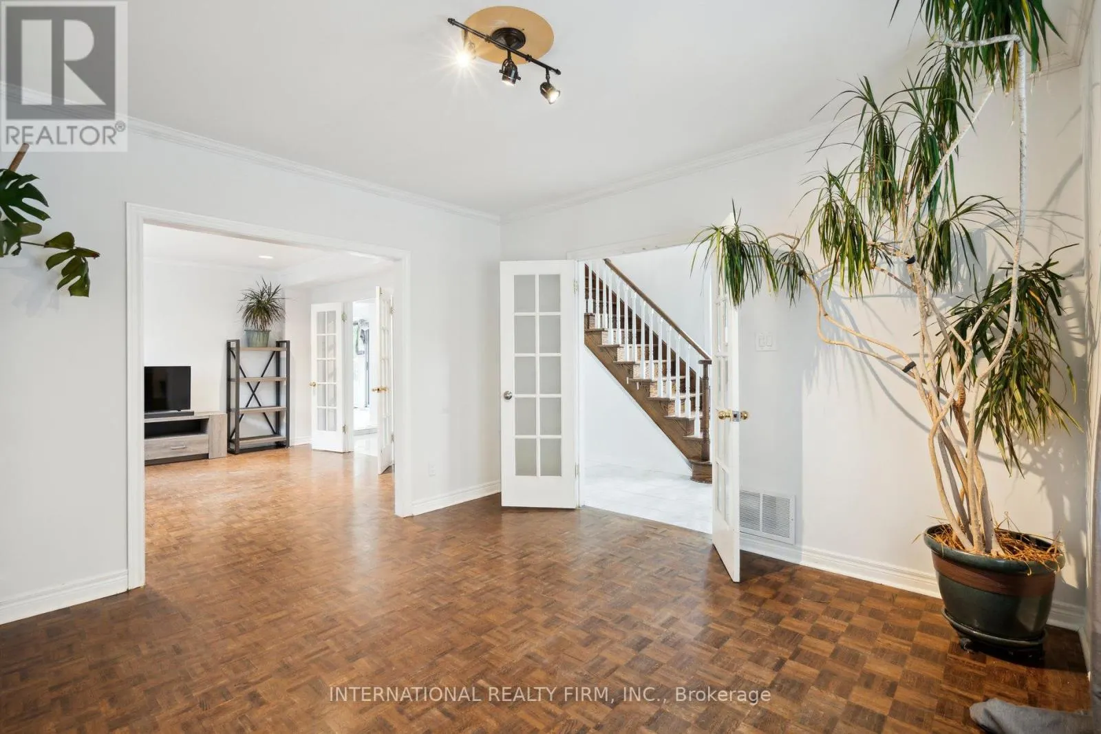 1928 LAWRENCE AVENUE W