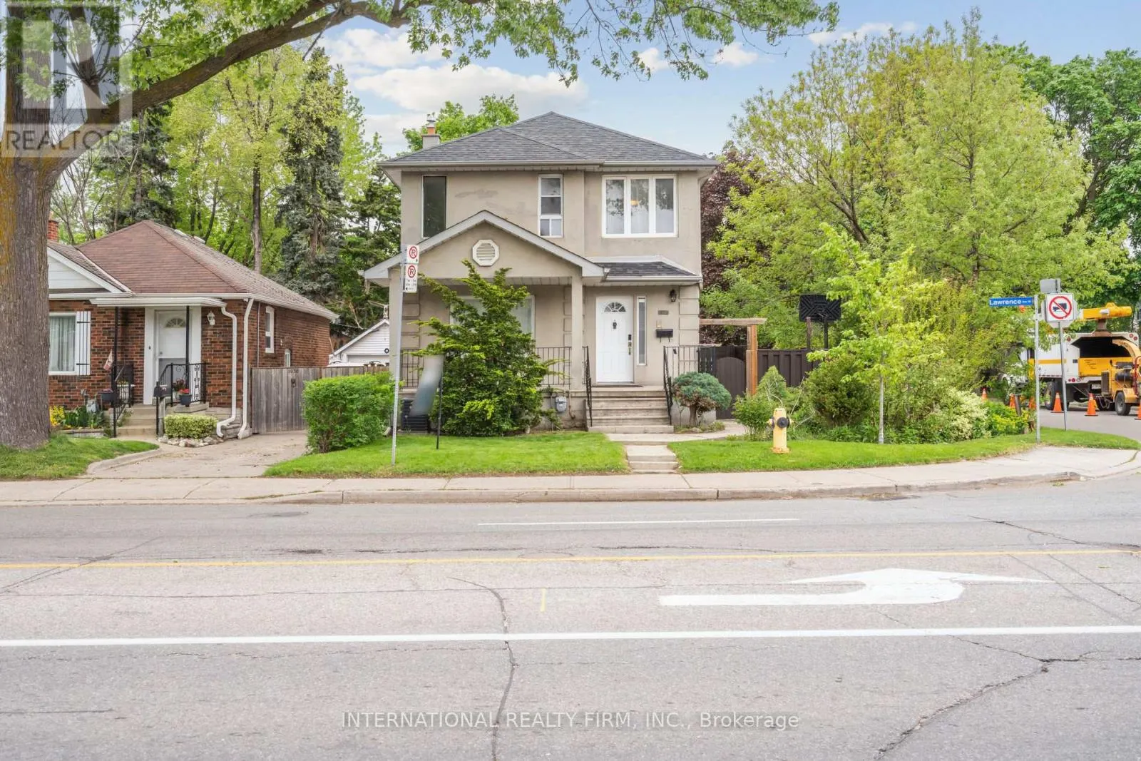 1928 LAWRENCE AVENUE W