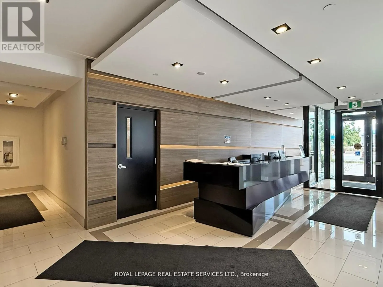 625A - 5230 DUNDAS STREET
