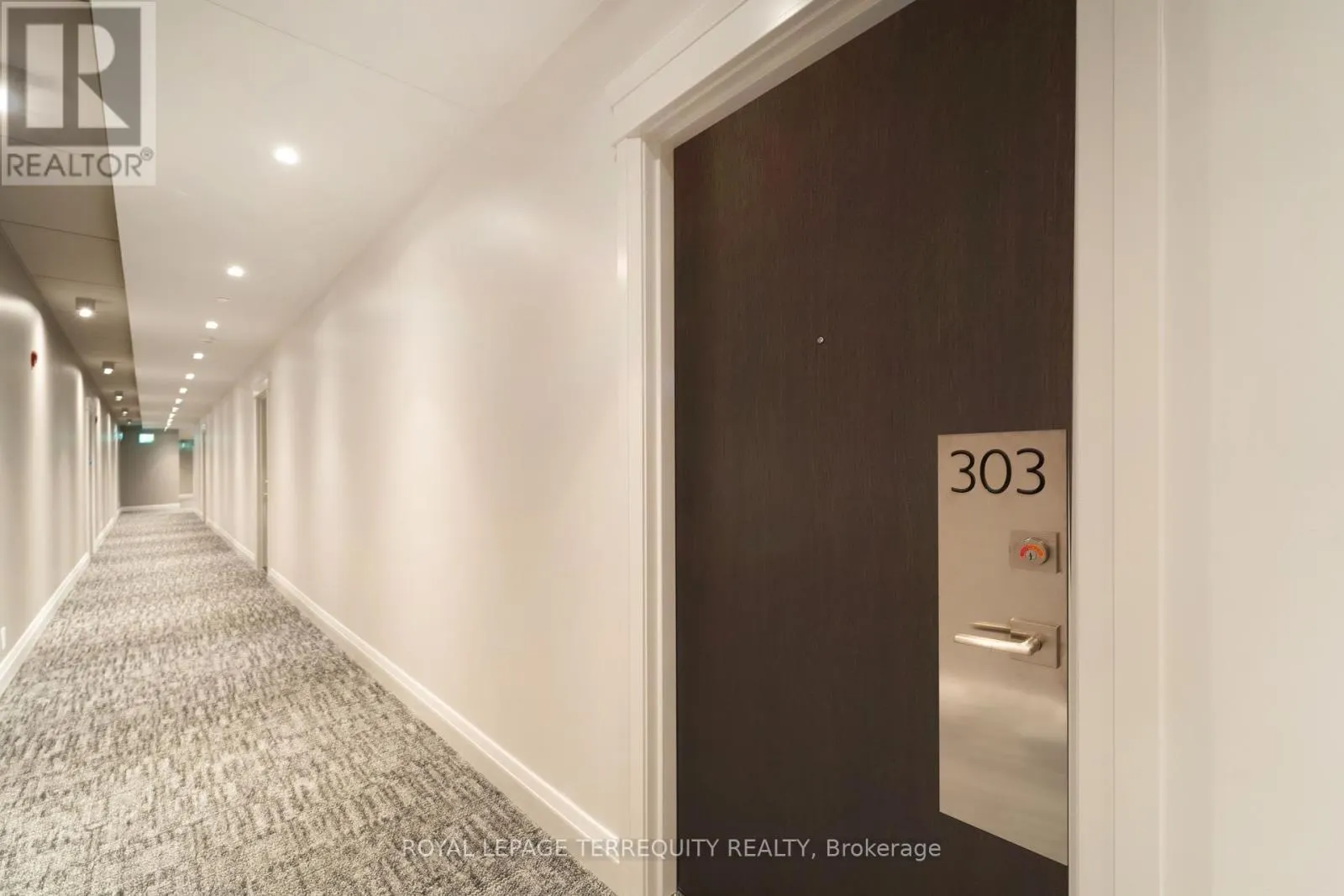 303 - 102 GROVEWOOD COMMON