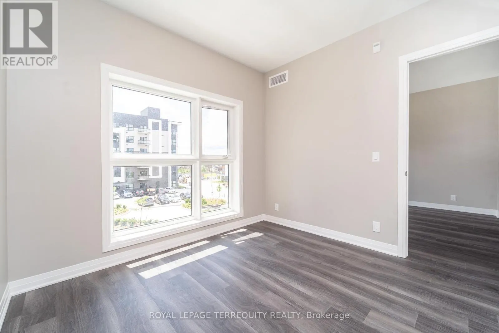 303 - 102 GROVEWOOD COMMON