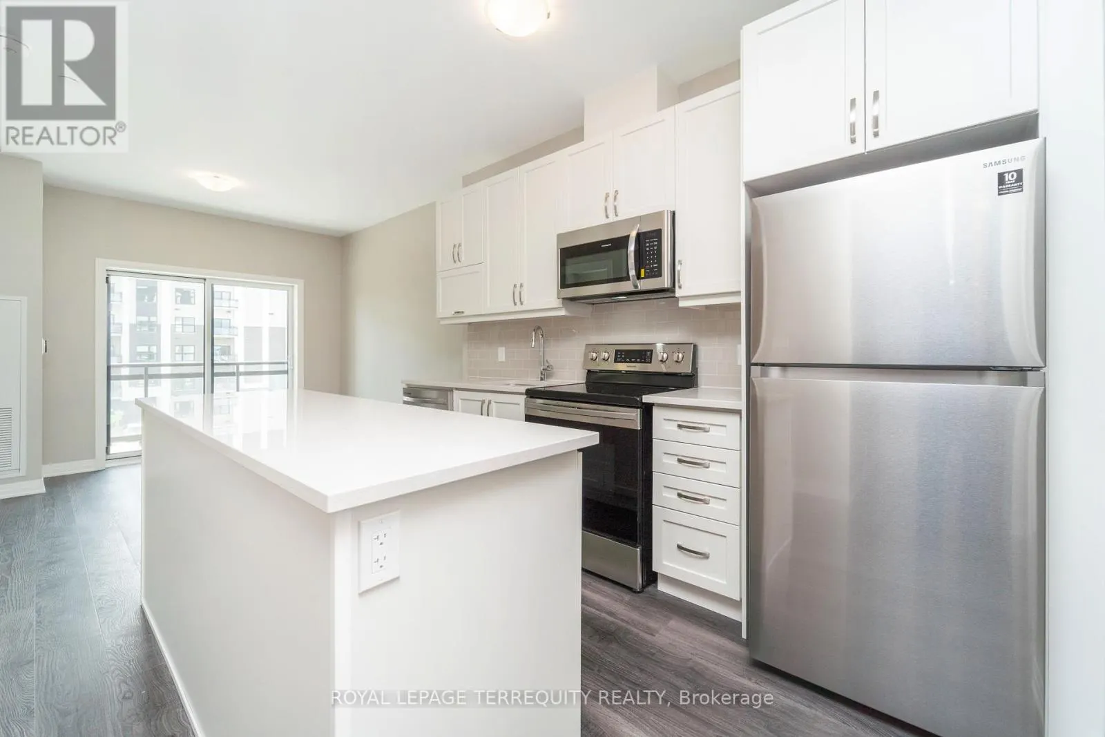 303 - 102 GROVEWOOD COMMON