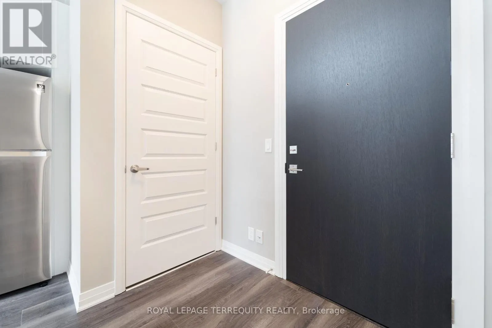 303 - 102 GROVEWOOD COMMON