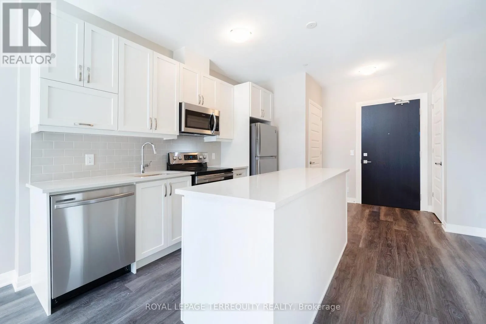 303 - 102 GROVEWOOD COMMON