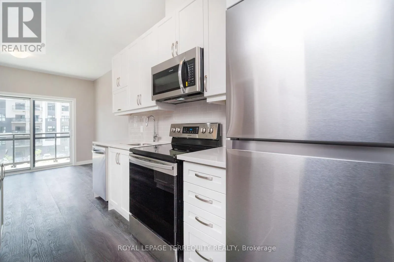 303 - 102 GROVEWOOD COMMON