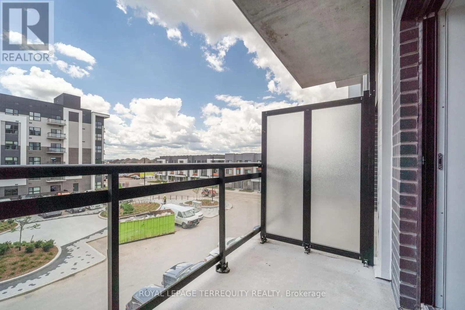 303 - 102 GROVEWOOD COMMON