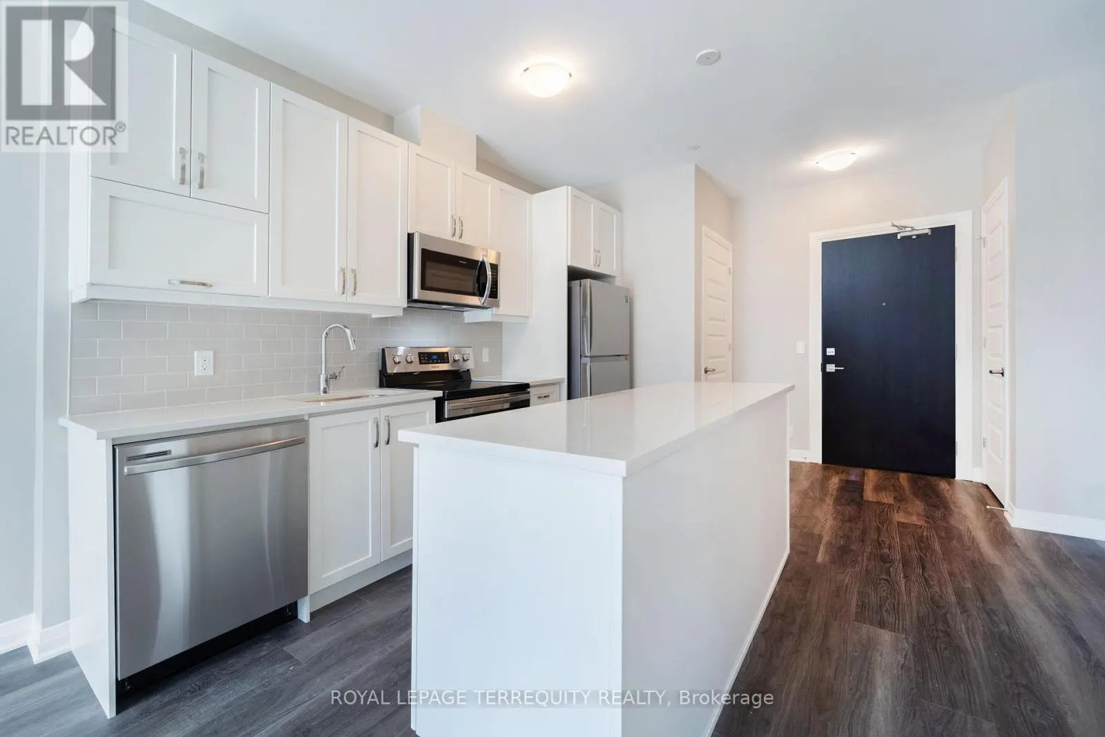 303 - 102 GROVEWOOD COMMON