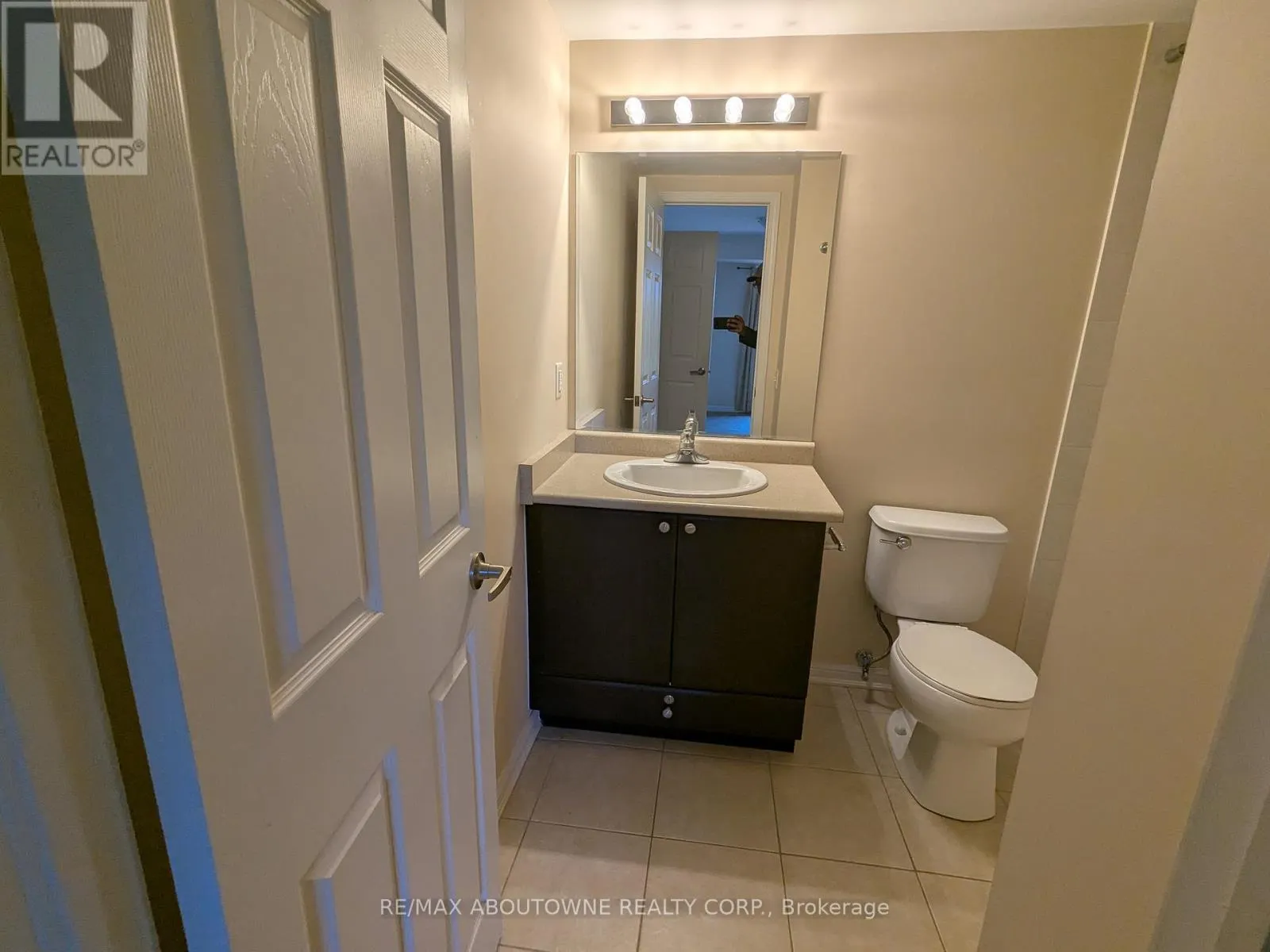 118 - 3070 ROTARY WAY