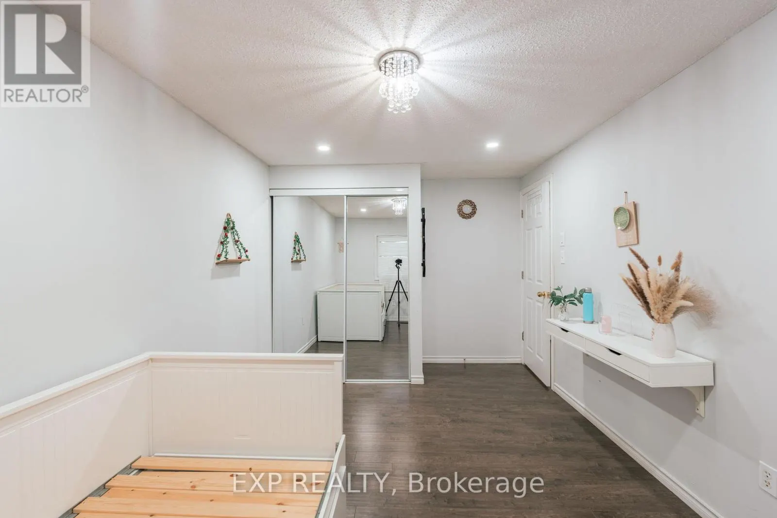 57 - 399 VODDEN STREET E